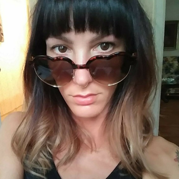 Meet your Posher, Jessica - Picture 1 of 1